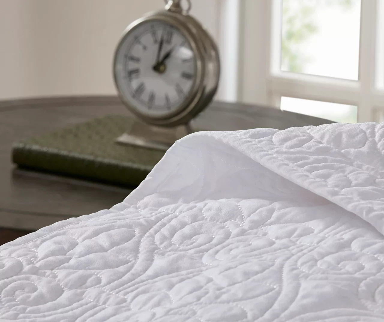 Vancouver White King 3-Piece Bedspread Set 6 Vancouver White King 3-Piece Bedspread Set - Image 6