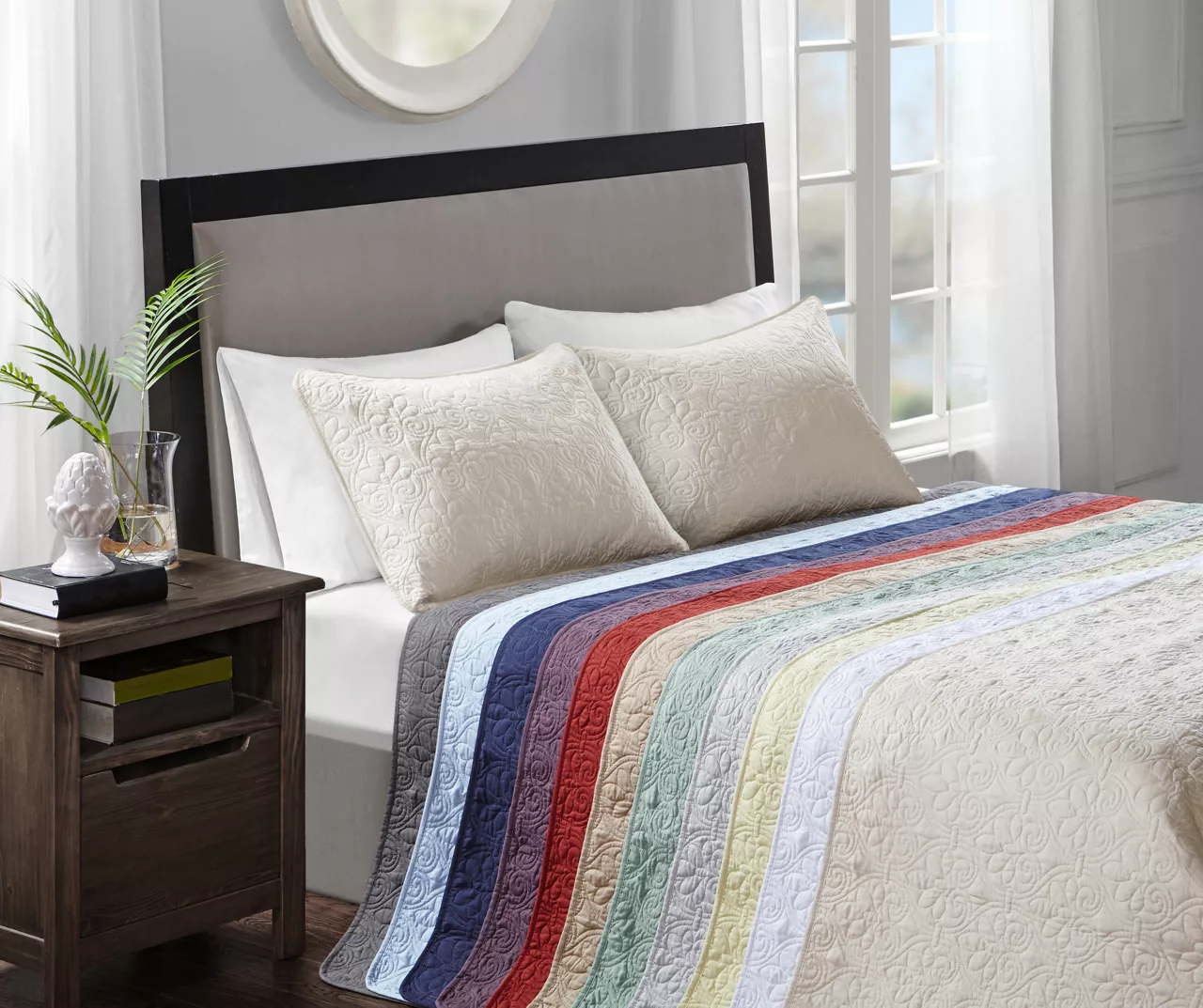 Vancouver White King 3-Piece Bedspread Set 9 Vancouver White King 3-Piece Bedspread Set - Image 9