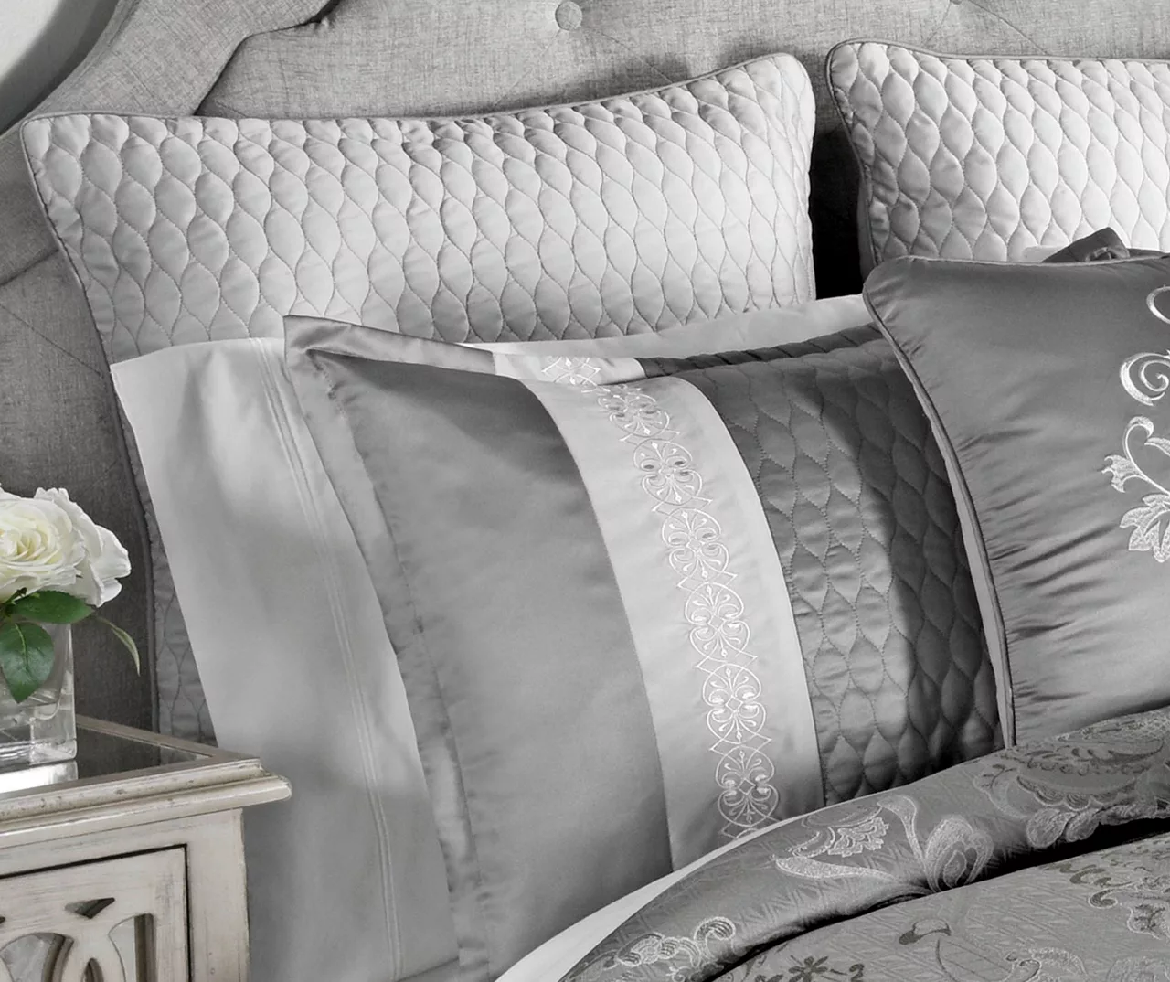 Platinum Damask Kacee Comforter Set 4 Platinum Damask Kacee Comforter Set - Image 4